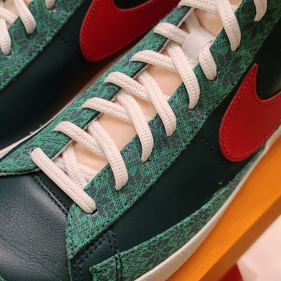 BLAZER MID '77 VINTAGE 'CHRISTMAS SWEATER' - Picture 7 of 9